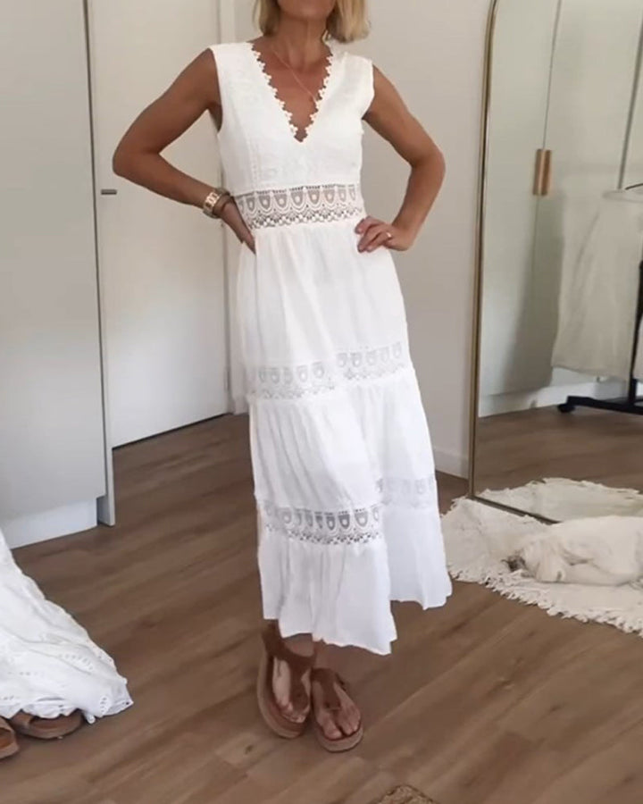 Emilia® | V-neck dress with lace