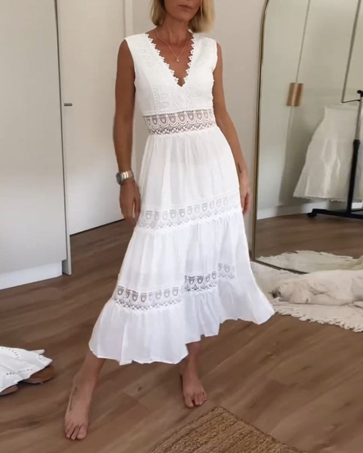 Emilia® | V-neck dress with lace