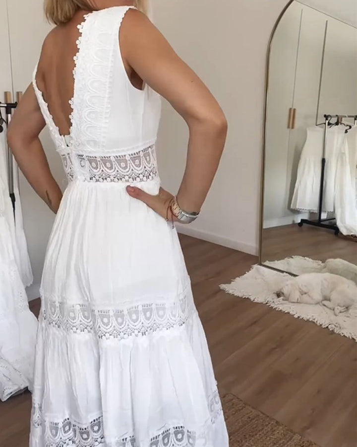 Emilia® | V-neck dress with lace