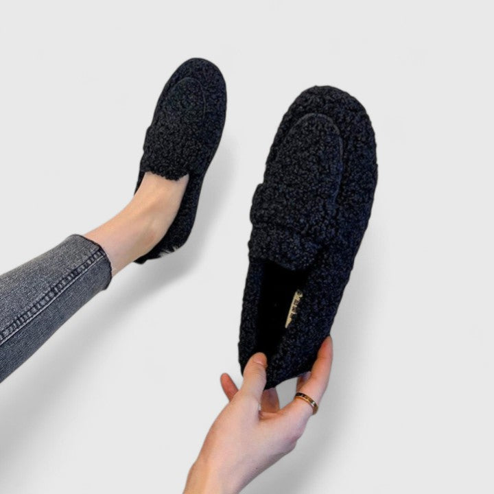 Laurren | Warm slip-ons with an elegant design
