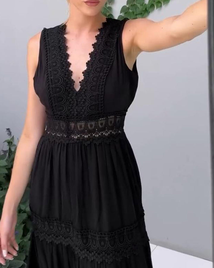 Emilia® | V-neck dress with lace