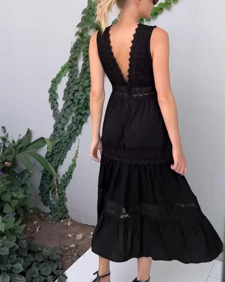 Emilia® | V-neck dress with lace